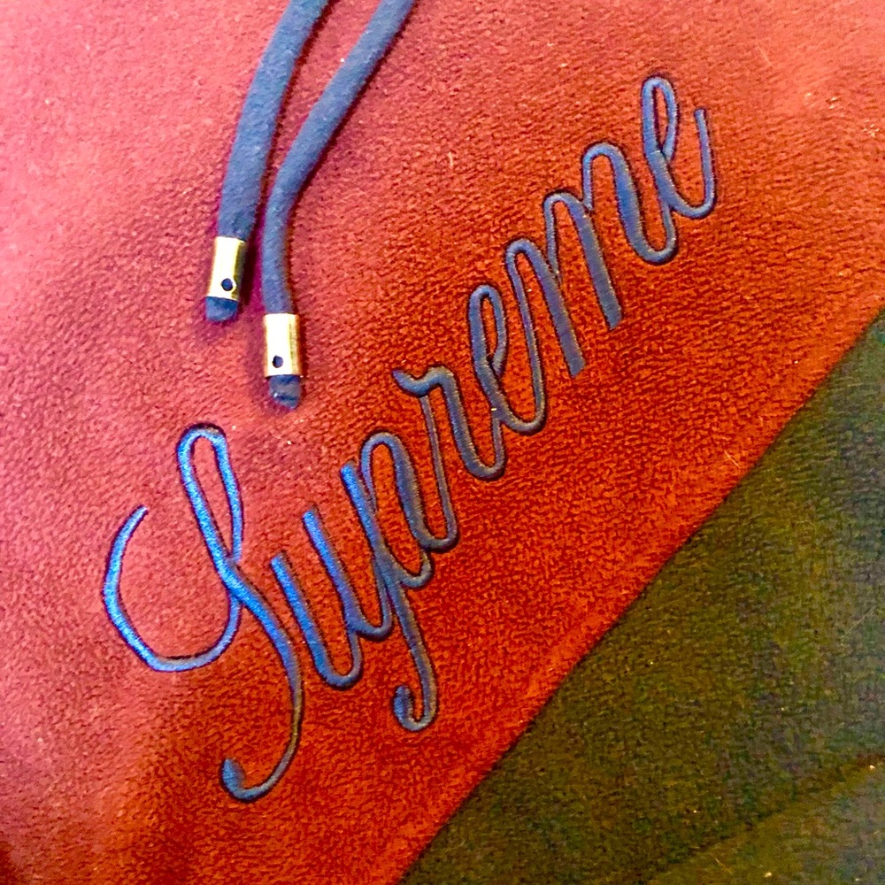 “Supreme” fleece hoodie, size XXL,navy & cranberry